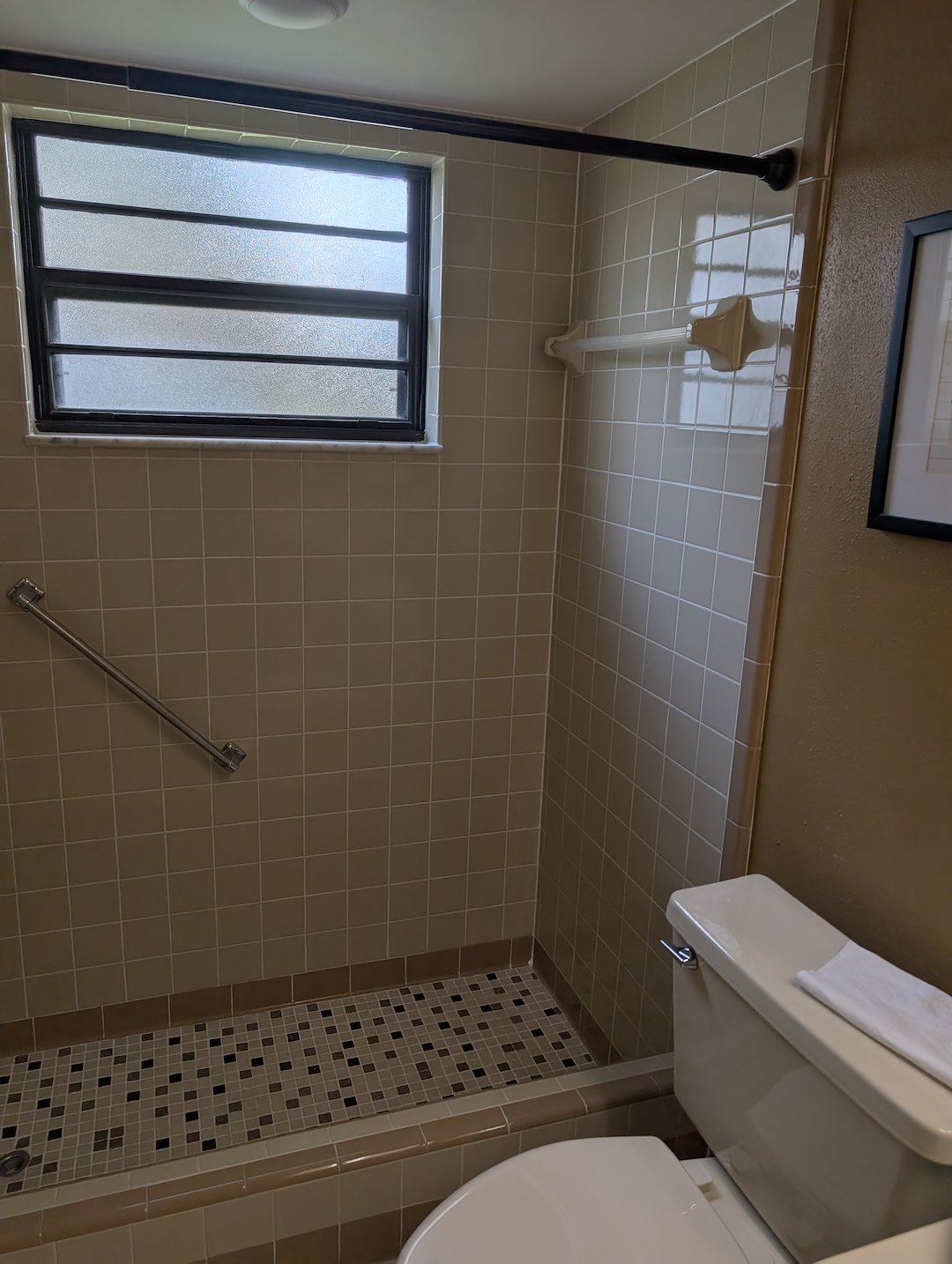 Hudson’s Go-To Handyman for Precision Bathroom Grout Repair