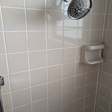 Hudsons-Go-To-Handyman-for-Precision-Bathroom-Grout-Repair 1