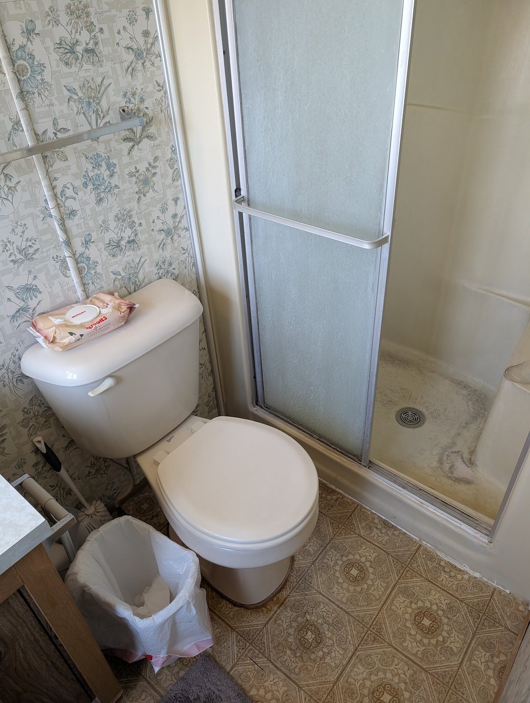 Mr. Genie Handyman, Brooksville's go-to handyman for expert bathroom renovations and home improvements, recently completed an outstanding bathroom upgrade that transformed a client's space.